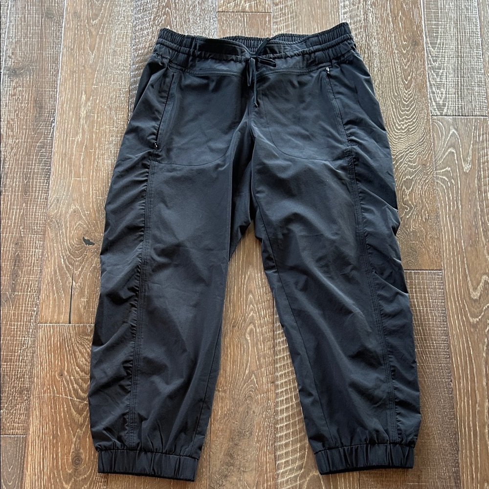 Athleta Women's Black Cropped Joggers